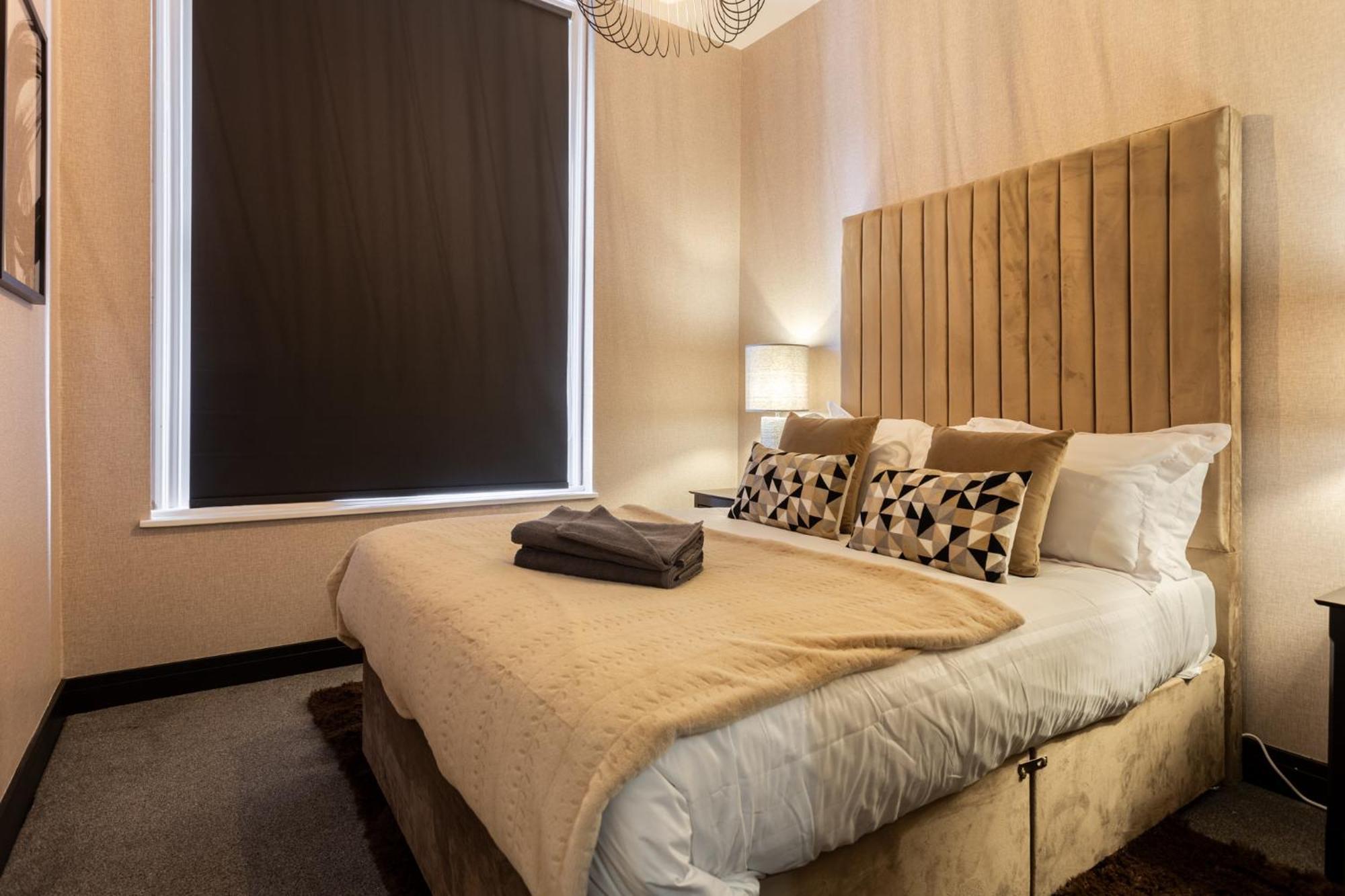 Crown Street Aparthotel Галифакс Экстерьер фото