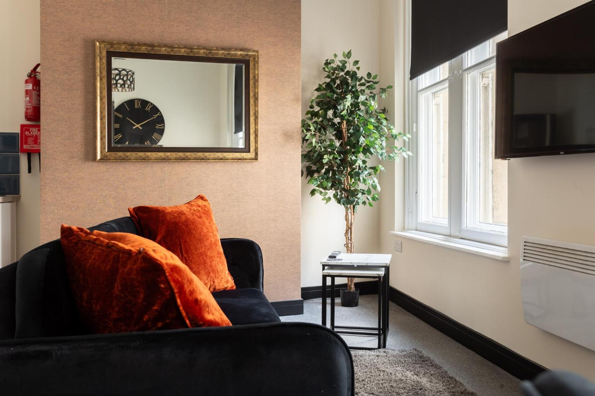 Crown Street Aparthotel Галифакс Экстерьер фото